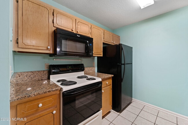 Building Photo - 122 Gooding Dr