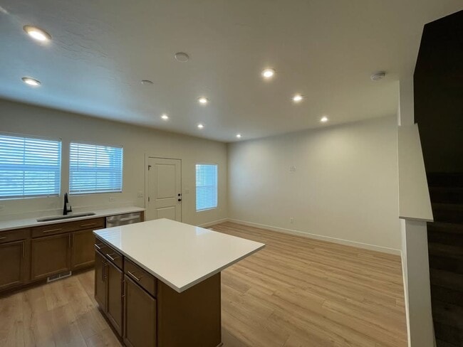 Building Photo - 4356 Hurstbourne Dr