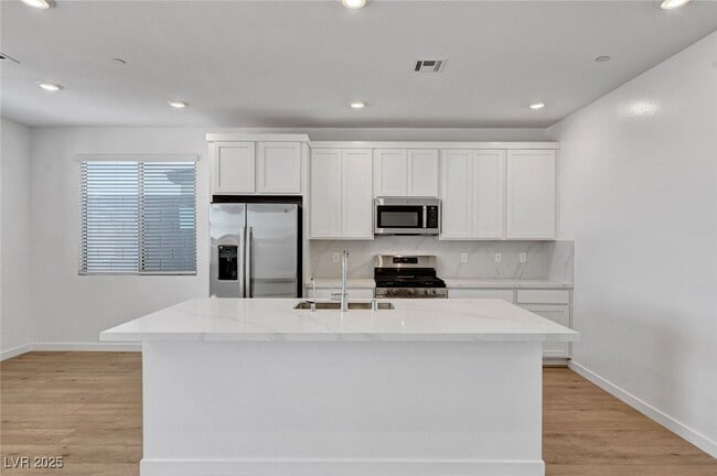 Building Photo - 1498 Marsh Bird St