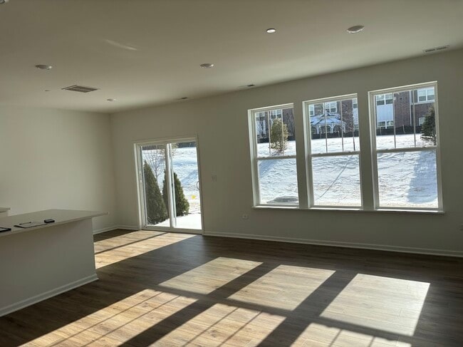 Building Photo - 12213 Dodwell St