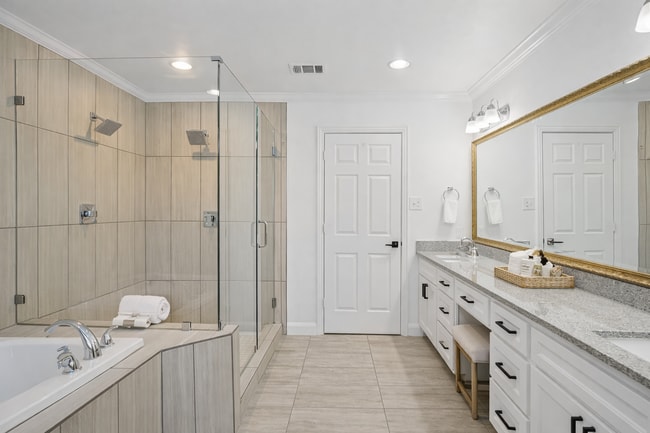 Building Photo - 3855 Crest Cove Cir