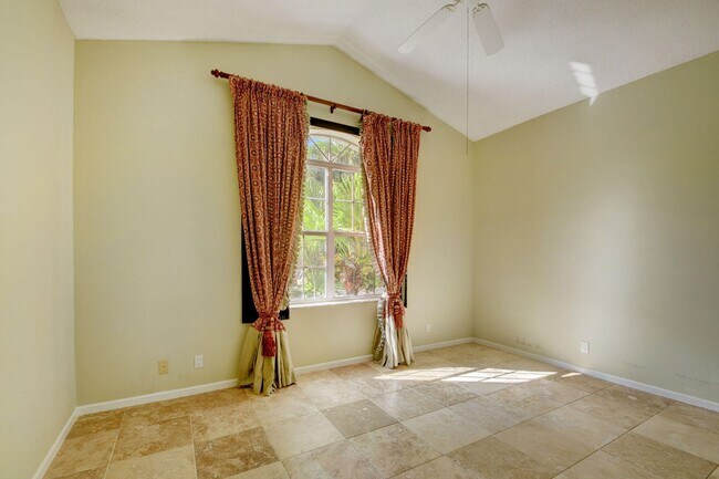 Building Photo - 9185 Baybury Ln