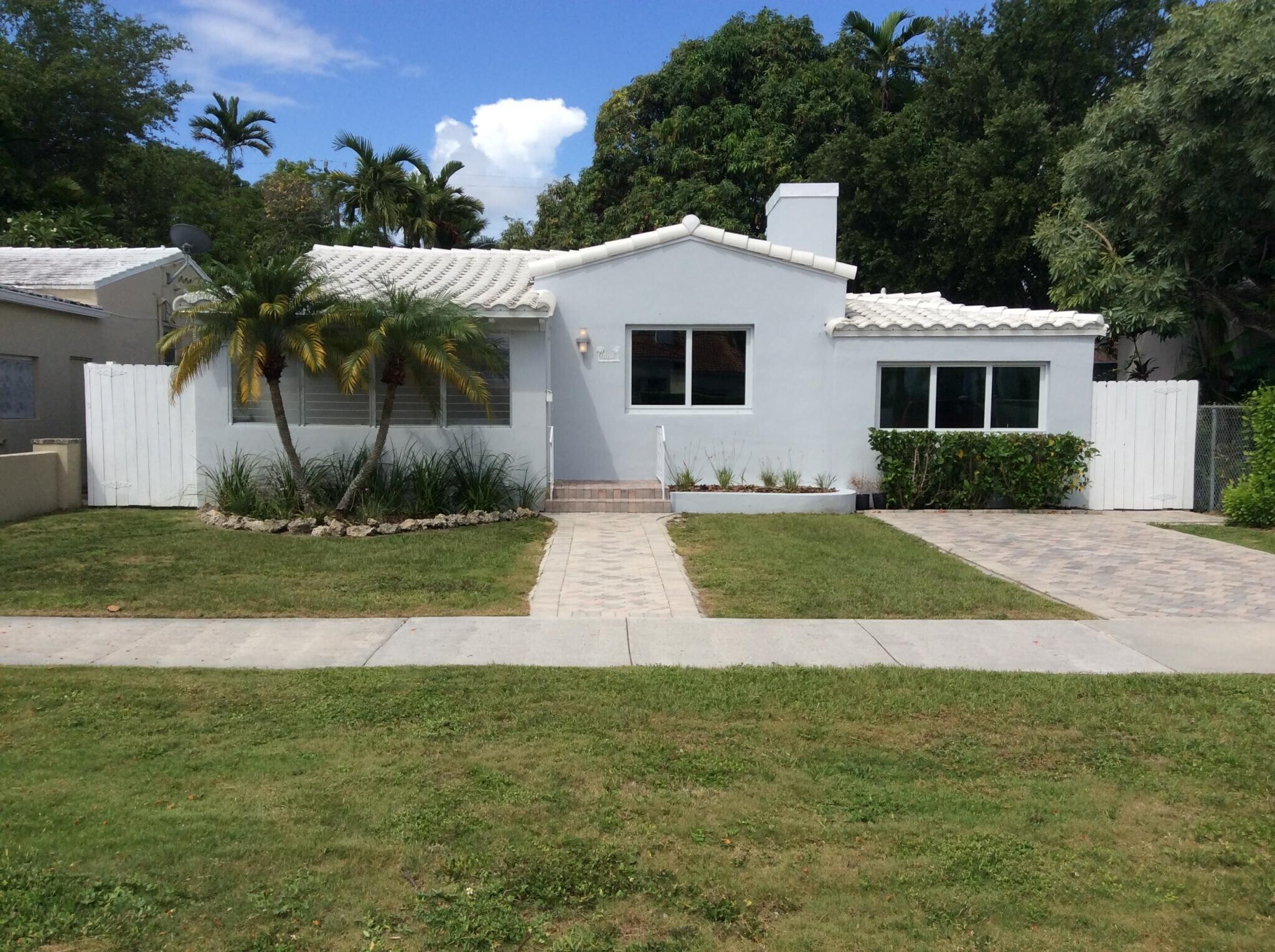 Building Photo - 810 SW 23rd Rd