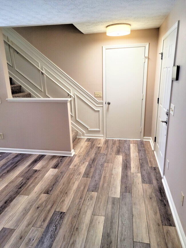 Building Photo - 6509 Blossomwood Cir NE