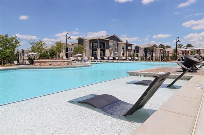 Building Photo - 300 Hwy 81