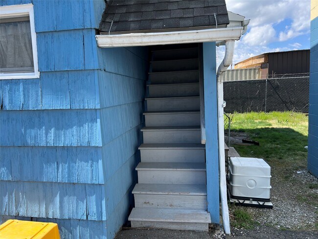 Building Photo - 4 Erie St