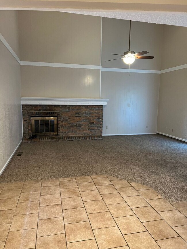 Building Photo - 4406 75th Dr
