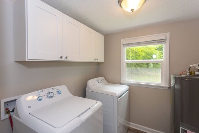 Building Photo - Welcome to this Beautiful Home nestled in the heart of Sumter, SC.