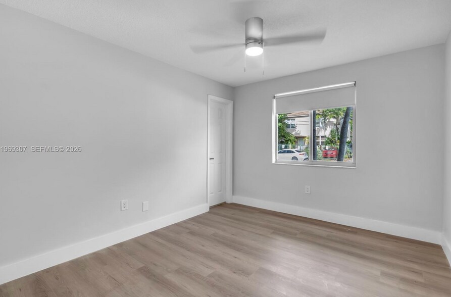 Building Photo - 560 NE 63rd St