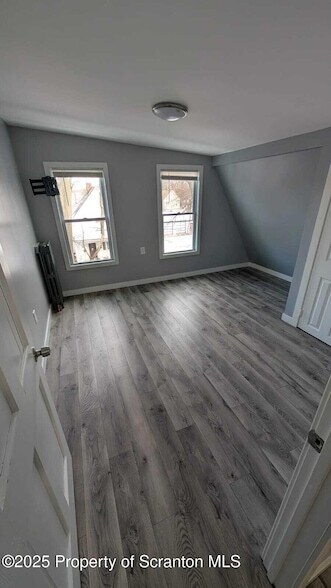 Building Photo - 124 Willow St