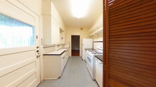 Building Photo - Charming Home Near Trinity University - Up...