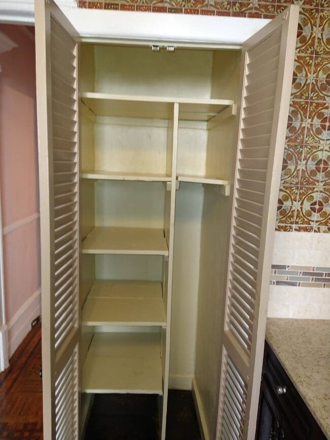 Building Photo - 571 Eastern Pkwy