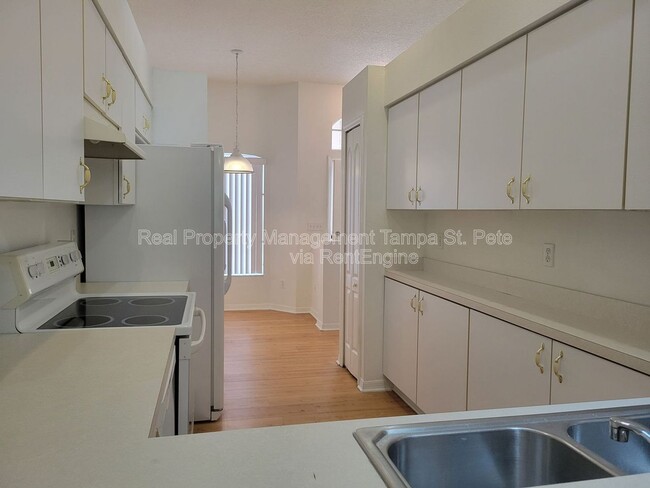 Building Photo - 12514 Hollybrook Ln