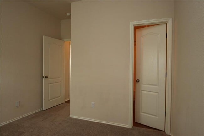 Building Photo - 1528 Haynie Bend