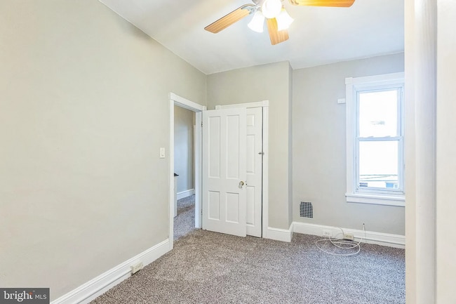 Building Photo - Spacious & Updated Grays Ferry Rowhome Near Parks and Center City — Accepting ALL PHA voucher hol...