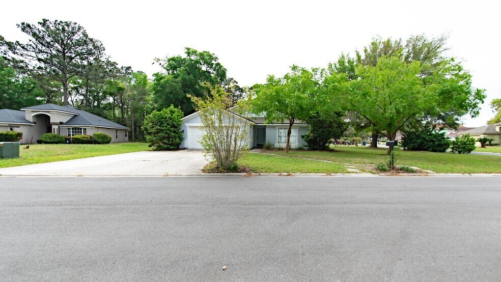 Building Photo - 11865 Noble Fir Ct