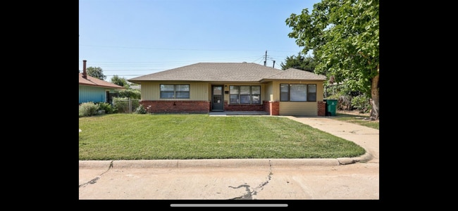 Primary Photo - 1530 NE 43rd St