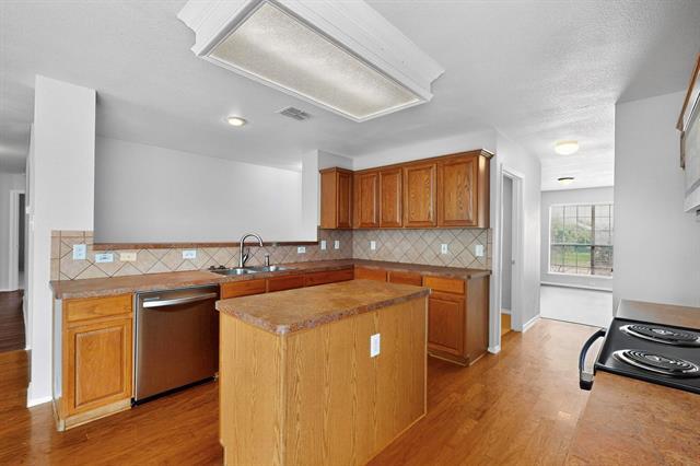 Building Photo - 1115 Buckingham Dr