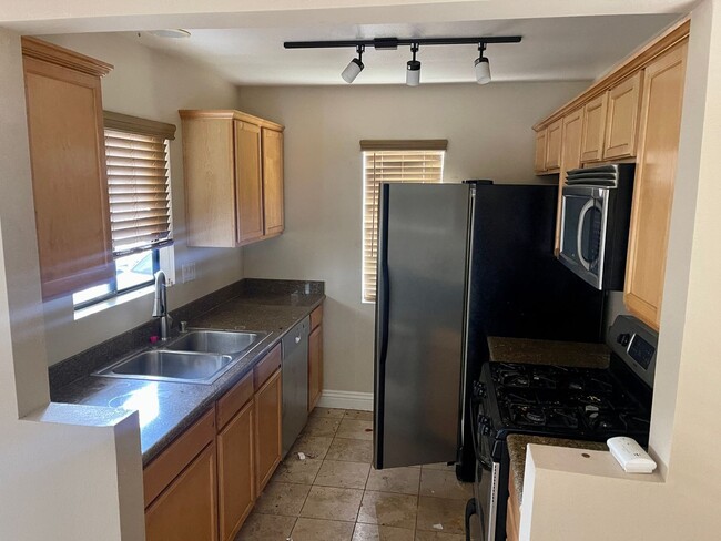 Building Photo - 1 bedroom 1 bath apartment in Miramesa FOR...