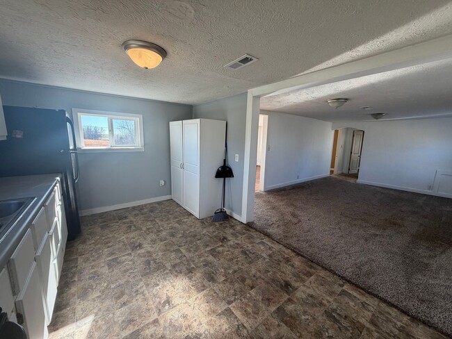 Building Photo - 2 Bed/1 bath House on 2 Acres!