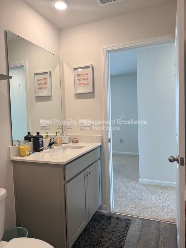 Building Photo - 58 Sweet Mdw Rd