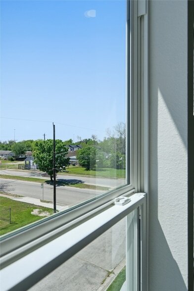 Building Photo - 5507 Hershe St