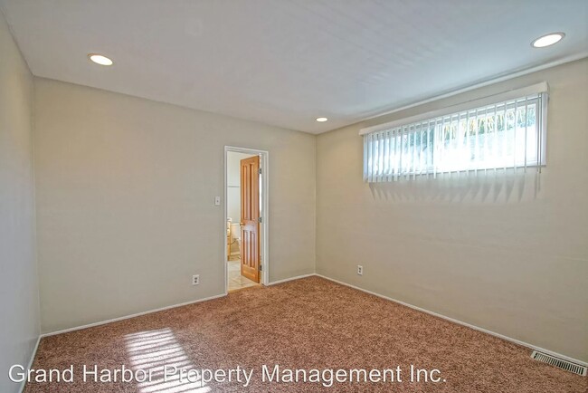 Bedroom One Attached to second Bath - 2300 Oak Ave