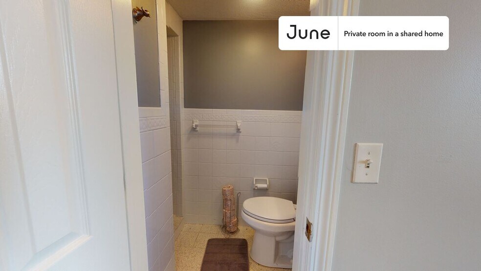 Building Photo - Room in Shared 3 bed/1 bath home in North End