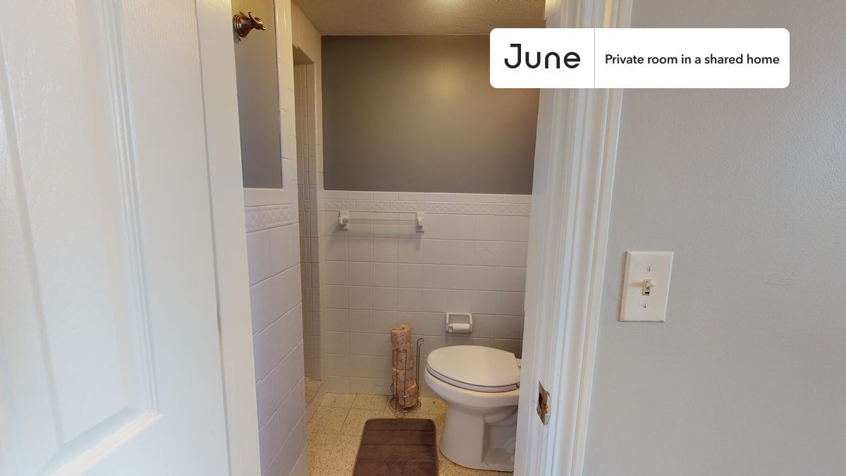 Building Photo - Room in Shared 3 bed/1 bath home