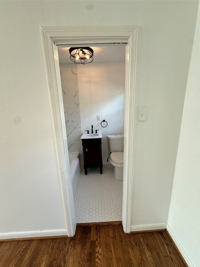 Building Photo - 1848 Portsmouth St