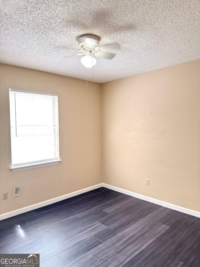 Building Photo - 114 Leeward Ct