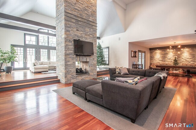 Building Photo - 85 Banks Rd