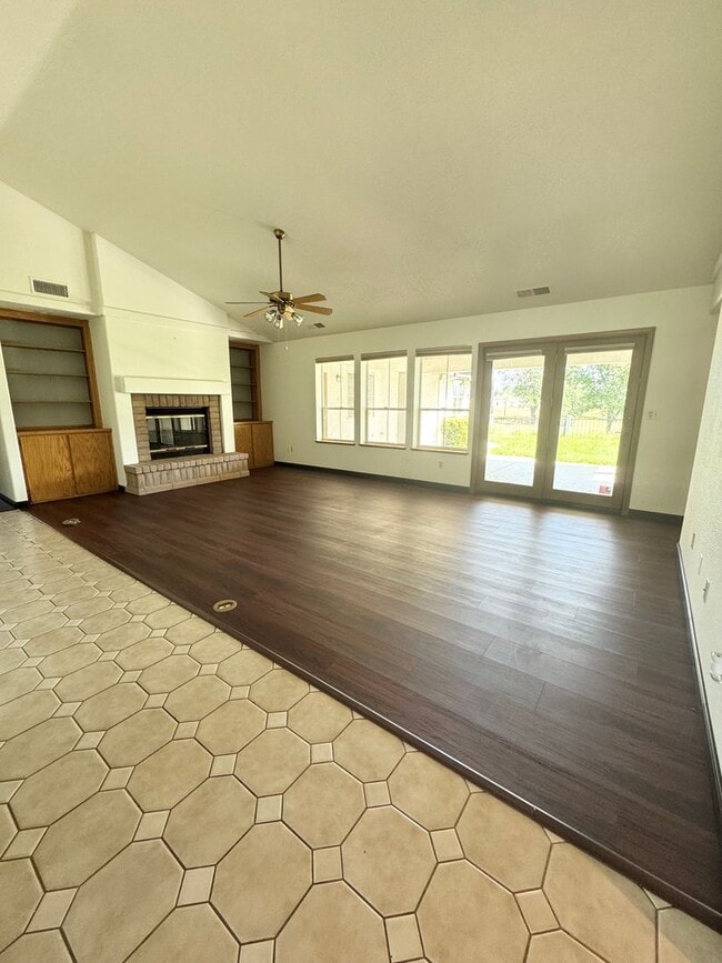 Building Photo - Executive Home in Gold Hills!