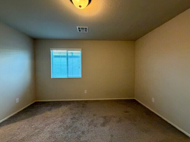Building Photo - GATED 4 BED 2.5 BATH 2 CAR GARAGE SINGLE FAMILY HOME w/ LOFT, BEDROOM DOWNSTAIRS, NEXT TO COMMUNI...