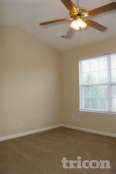 Building Photo - 11330 Northwoods Forest Dr