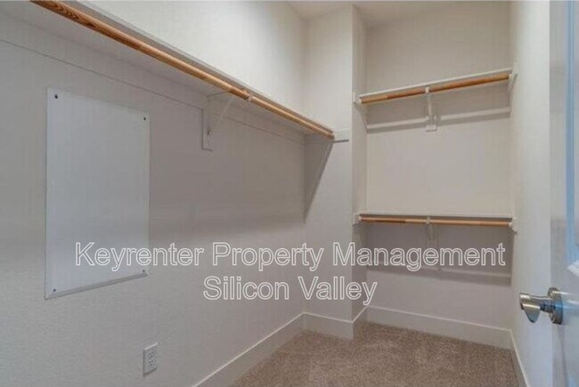 Building Photo - 1020 Skybo Ct