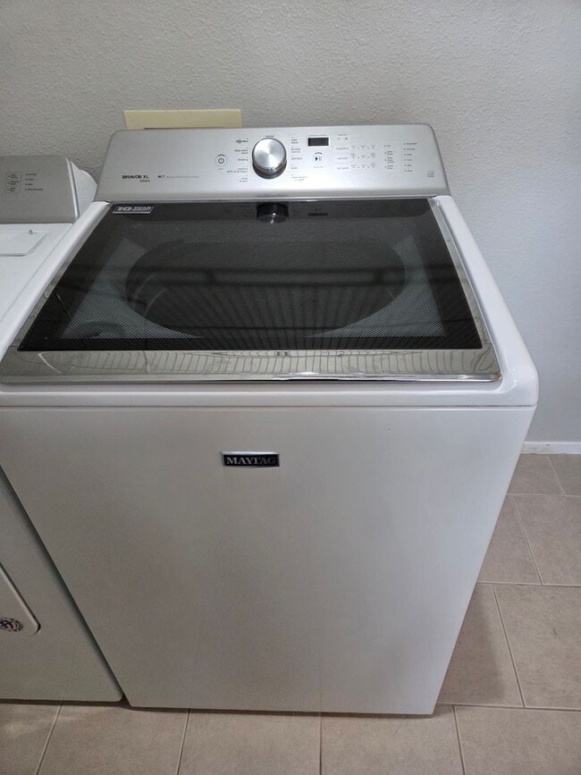 Building Photo - 1073 W Northstar Dr