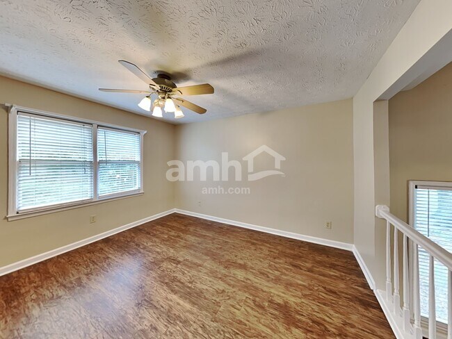 Building Photo - 4854 Green Valley Ct NW