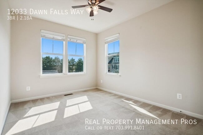 Building Photo - 12033 Dawn Falls Way