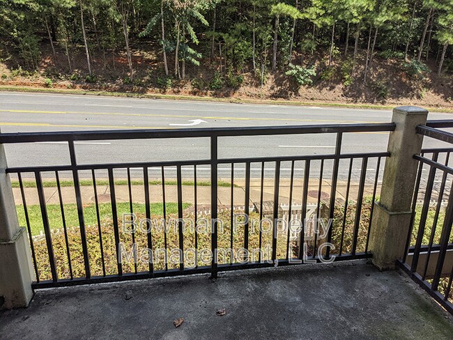 Building Photo - 660 S Barnett Shoals Rd