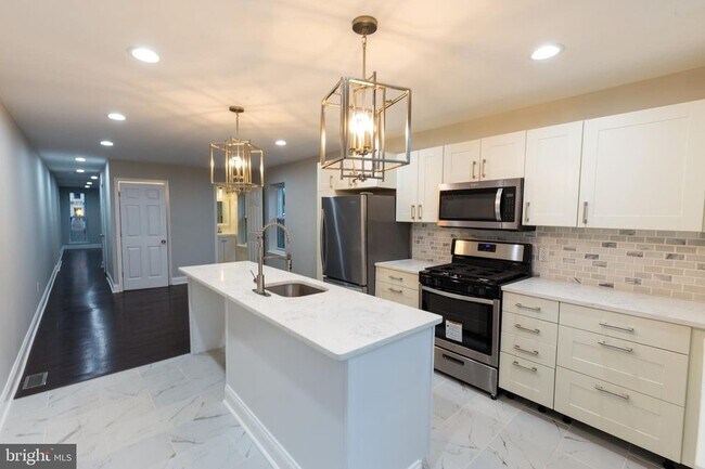 Kitchen - 1927 Guilford Ave