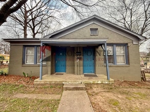 Building Photo - Bow St Tripex