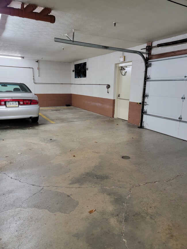 Garage Assigned Space - 2525 Greensburg Pike