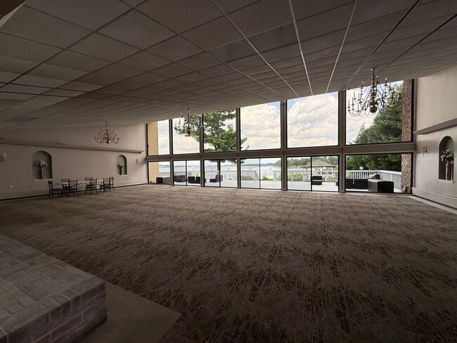 Building Photo - 2041 Harbour Dr