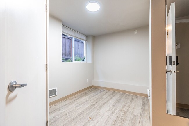 Interior Photo - Alcove Ballard Apartments