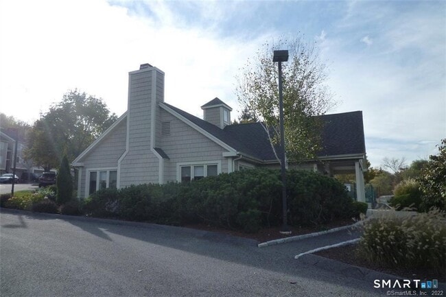 Building Photo - 12 Boulevard Dr