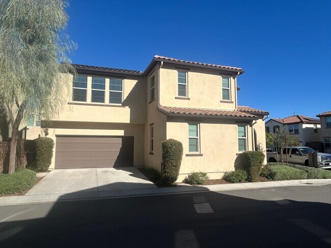 Building Photo - Modern 4 Bedroom Home with Downstairs Suite, Owned Solar & Resort-Style HOA Amenities