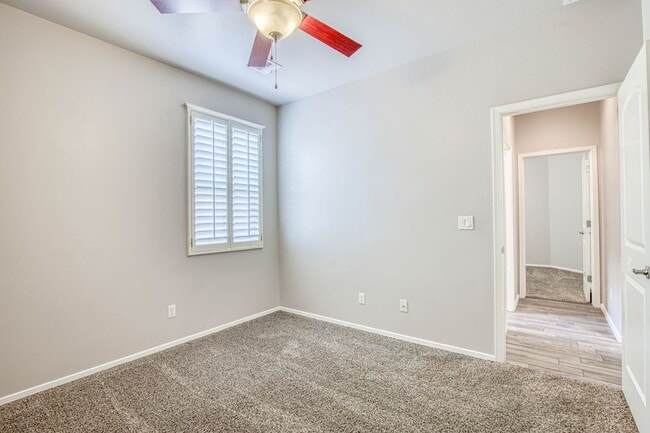 Building Photo - Beautiful Westside home with 3 bed-2 baths...