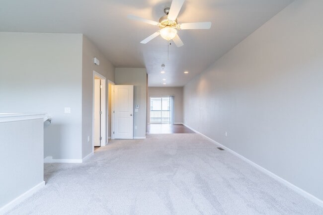Building Photo - 6879 Daniel Defoe Dr