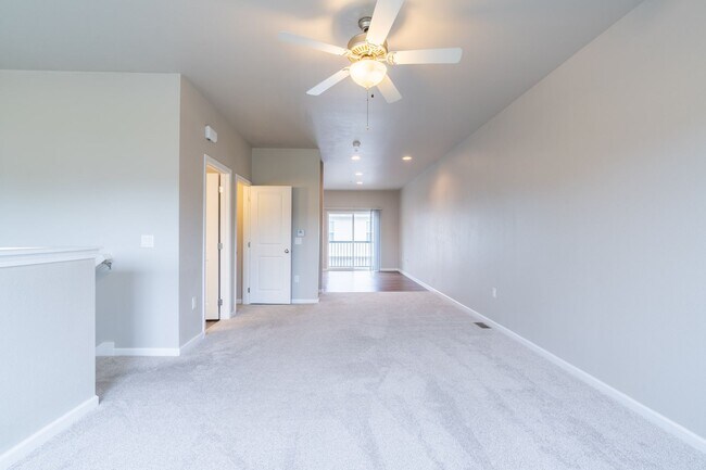 Building Photo - Fantastic Johnston Townhome Rental!